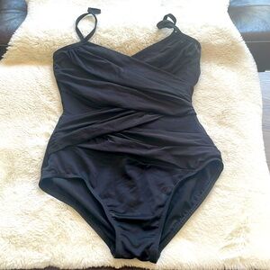 Miraclesuit one piece Estilo - black slimming suit size 8